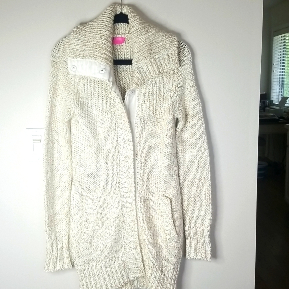 BCBG girls Mid length Cardigan with sparkle thread sz small